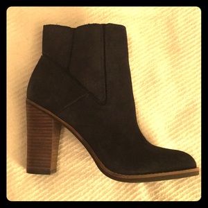 Lucky Brand Maldeev bootie (8M in Moroccan Blue)